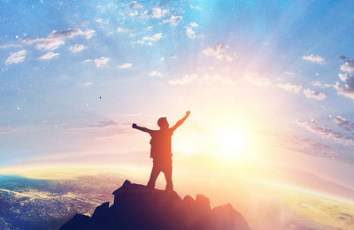 ����׿Խ����֮·��������Ӫ�����ܲð�