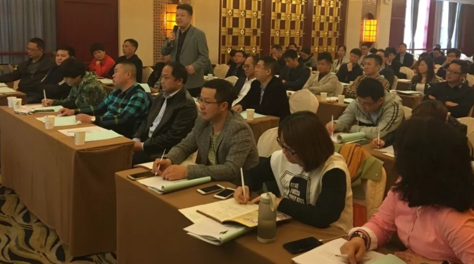 2025������Ͽ�Эҽ�Ʋ�ҵ���̹����߼����ް���Ŀ��ɫ����